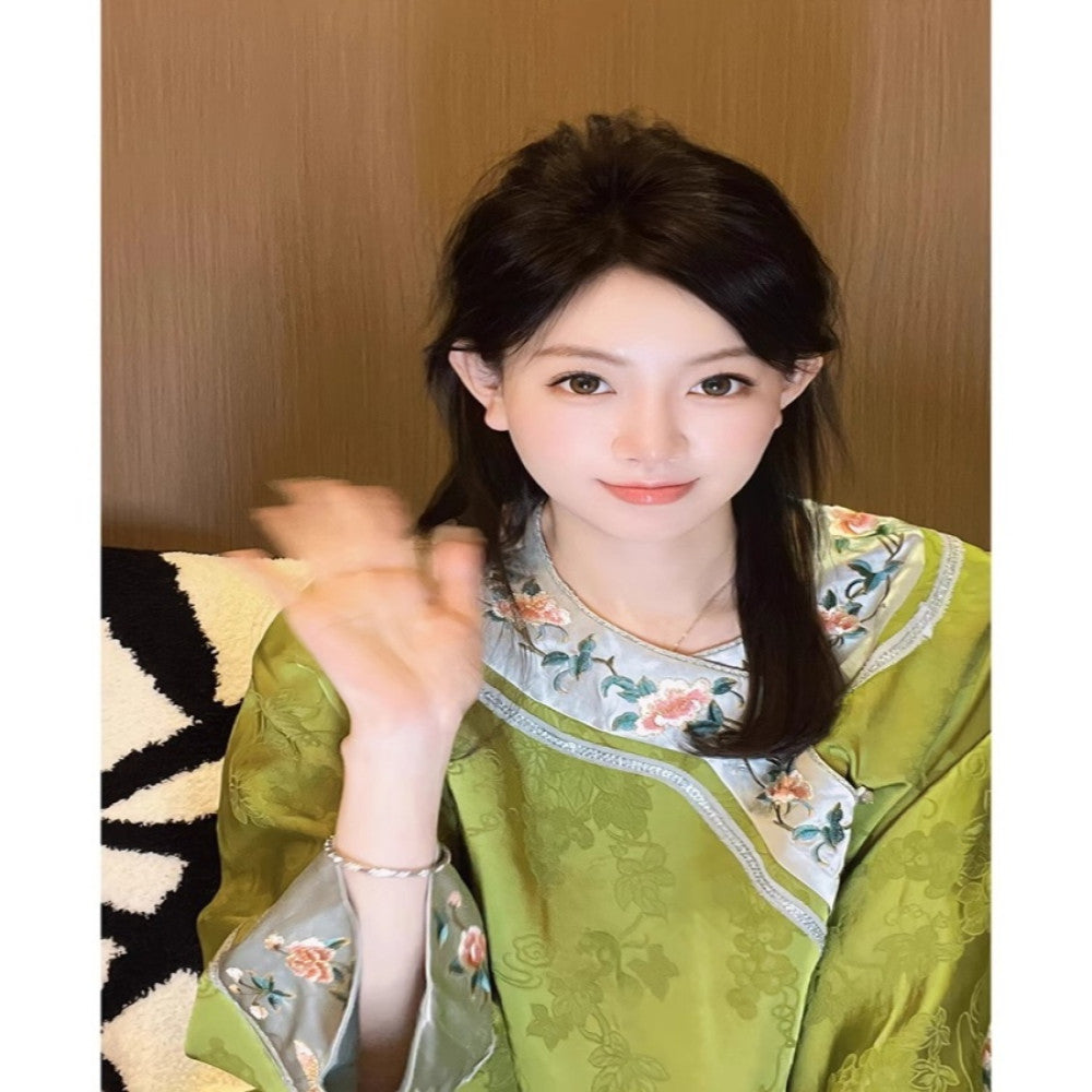 New Chinese style diagonal green shirt autumn women 2025 new design sense retro improved Chinese style embroidered short top image 5