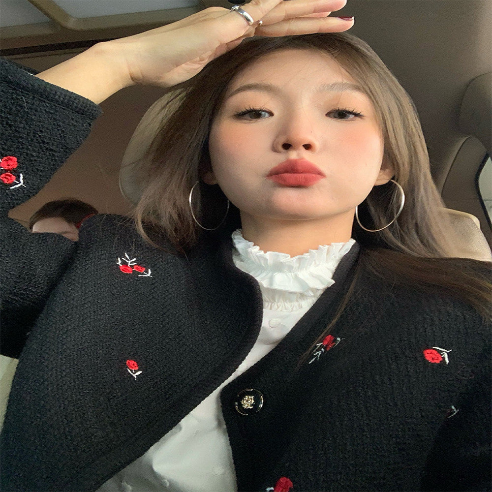 Luoluo Zhuanjie white French style shirt 2025 new women s autumn and winter design sense niche long sleeved top with a pullover inside image 3