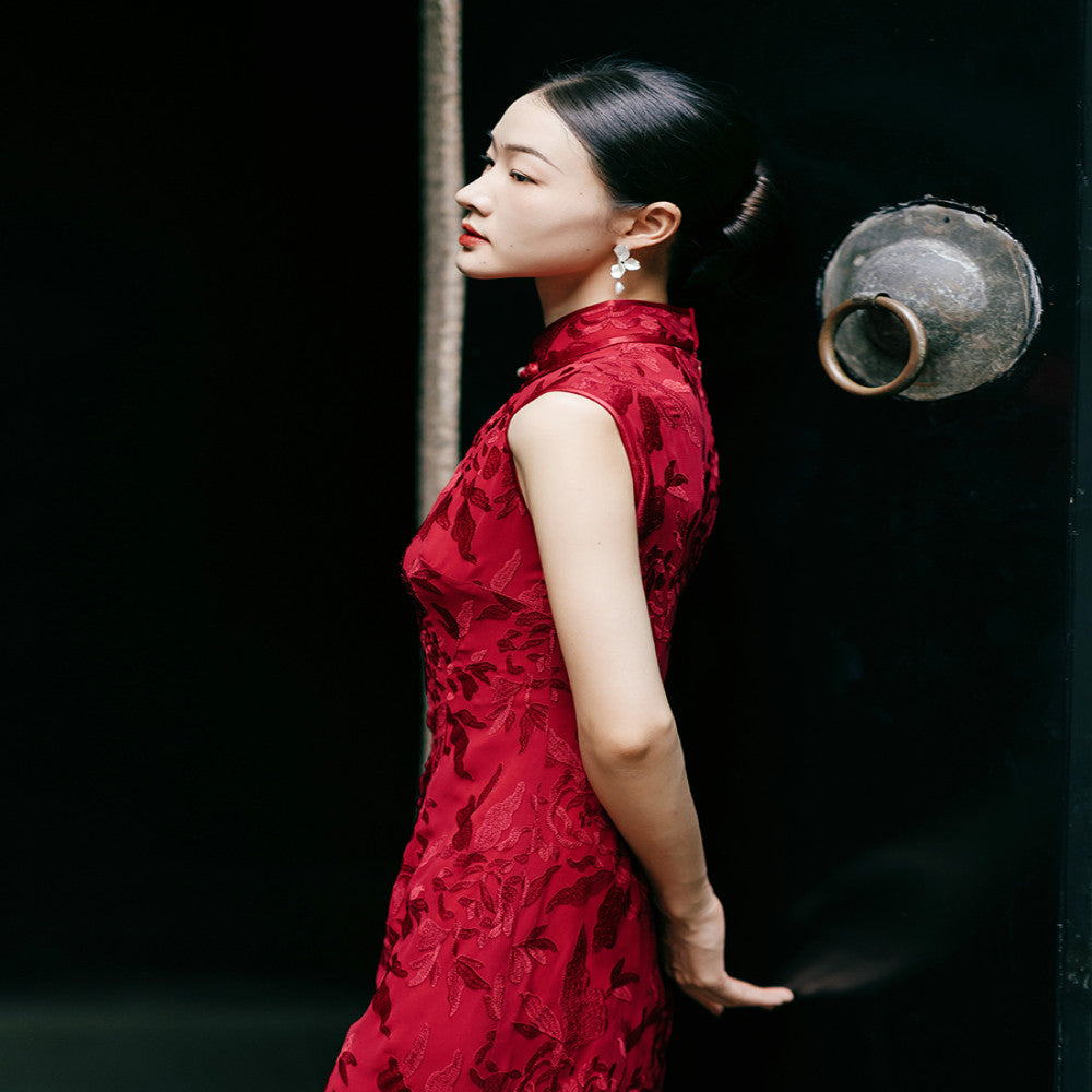 Hanging Sun New Chinese Retro Bridal Cheongsam Young Style Red Wedding Certificate Toasting Dress Improved Engagement Dress image 3