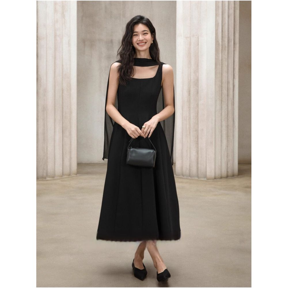 Black square neck sleeveless Hepburn waist cinched dress for women 2025 autumn new style temperament small black dress long skirt 4058 image 2