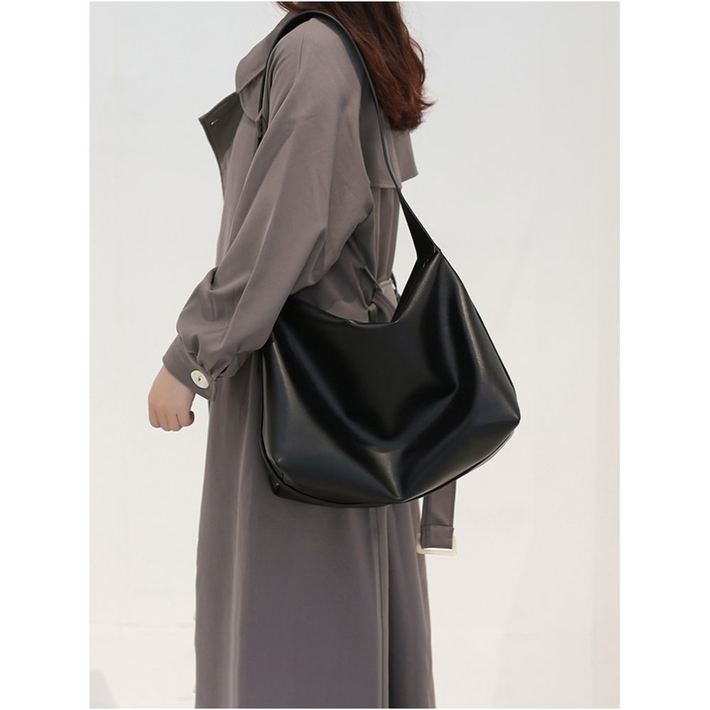Broadband Crossbody Bag for Women s 04 New Versatile Casual One Shoulder Luxury Commuter Large Capacity Soft Leather Tote Bag image 4