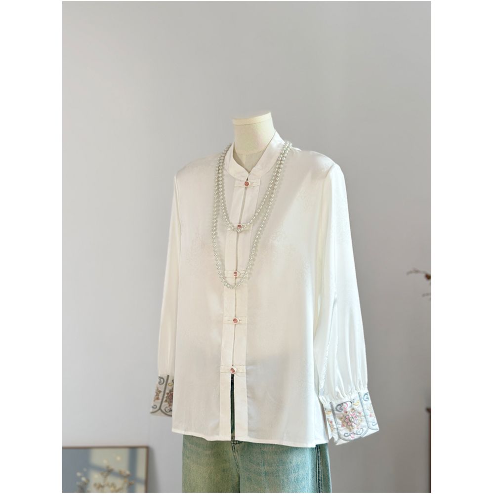 New Chinese style white embroidered top women s spring and summer Chinese style Tang style buttoned shirt stand collar loose long sleeved satin shirt image 1