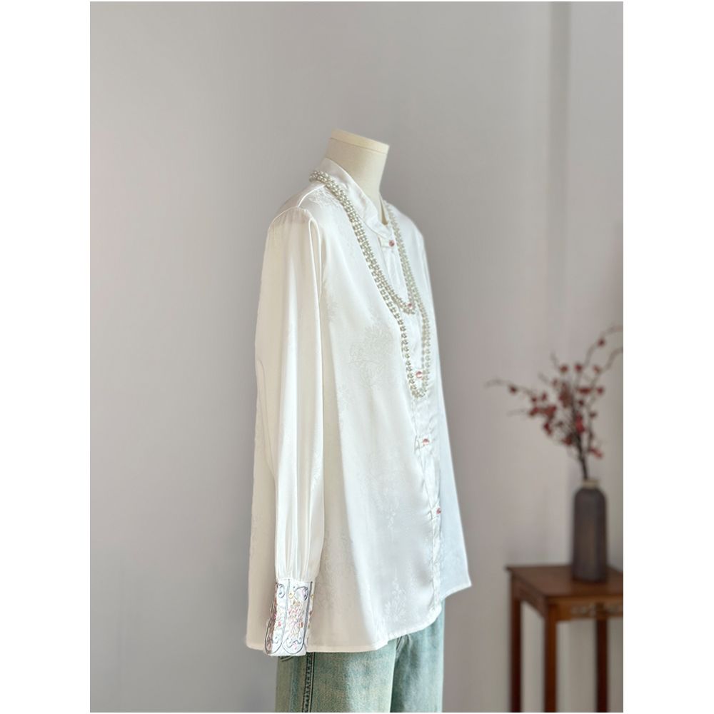 New Chinese style white embroidered top women s spring and summer Chinese style Tang style buttoned shirt stand collar loose long sleeved satin shirt image 2