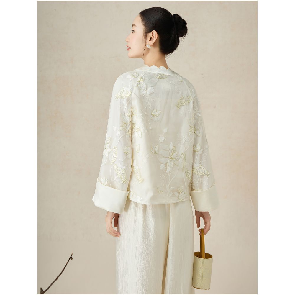 SHIBAI s White Drunken Flower Shade New Chinese Heavy Industry Embroidery Three Dimensional Flower Design Light Luxury Chinese Style Elegant White Coat image 4