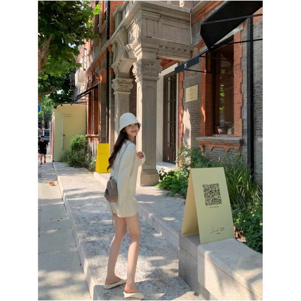 Cchen Chen Return to China White Moonlight Round Neck Short Sleeve Knitted Shirt with Sleeveless Strap Inner Top Set image 4