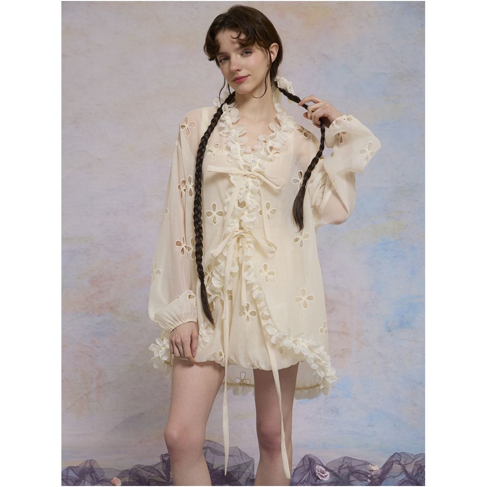 Tail Kite Record 2025 Original Design Hollow Flower Shirt for Women Loose and Slim Long Sleeve Vacation Style Top Sunscreen image 2