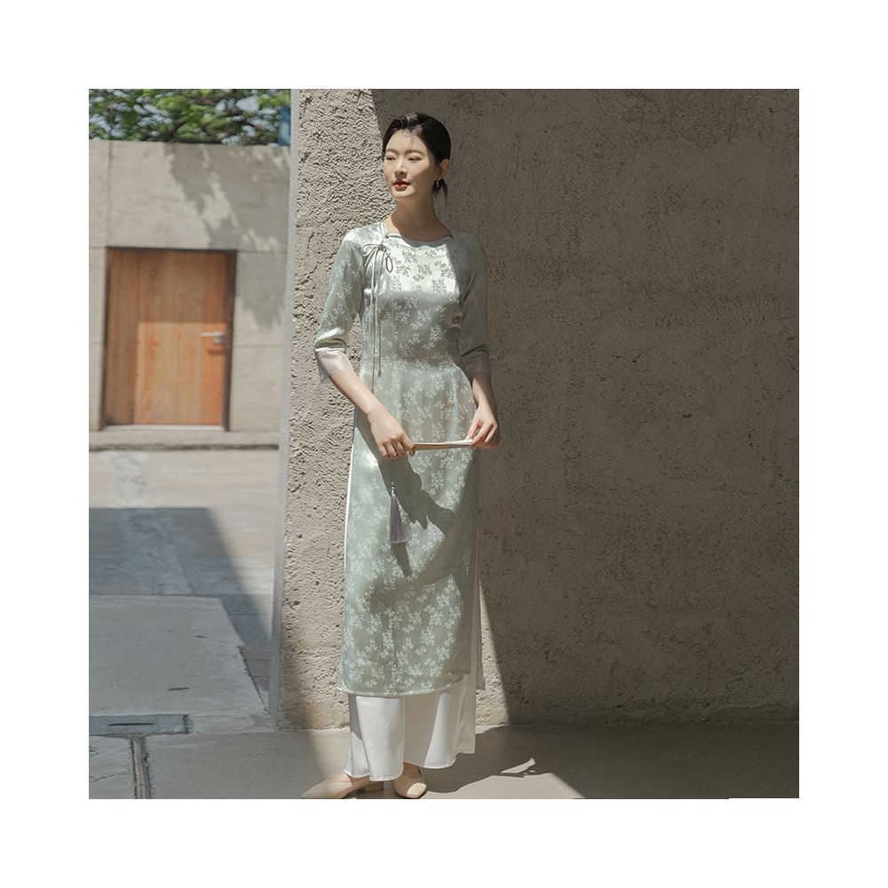 Shan colored early spring new women s clothing Chinese style retro green round neck high end acetate satin jacquard Aude top image 16