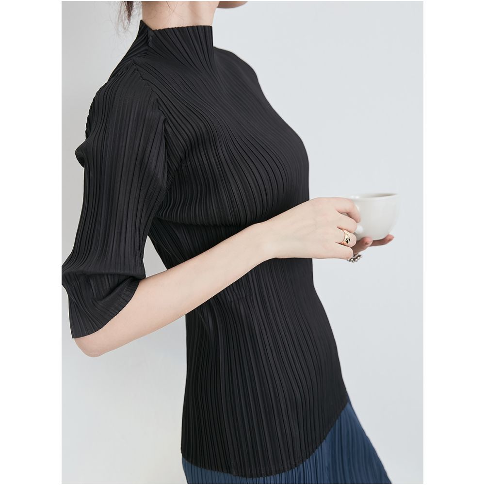 Whitecube early spring mid sleeve design T shirt with three quarter sleeves and a otaku style top with pleats and short sleeves as a base for women image 4