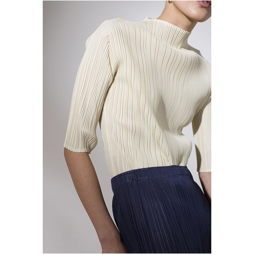 Whitecube early spring mid sleeve design T shirt with three quarter sleeves and a otaku style top with pleats and short sleeves as a base for women image 7