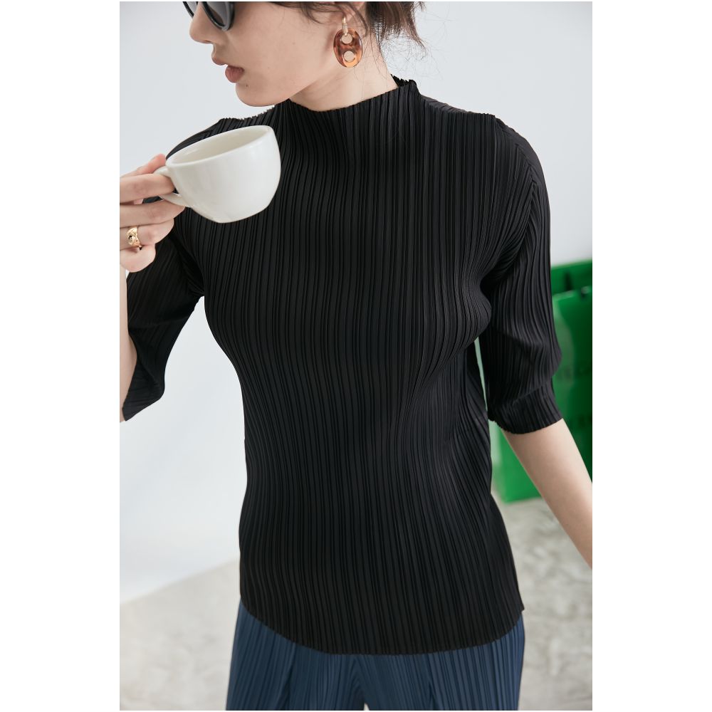 Whitecube early spring mid sleeve design T shirt with three quarter sleeves and a otaku style top with pleats and short sleeves as a base for women image 8