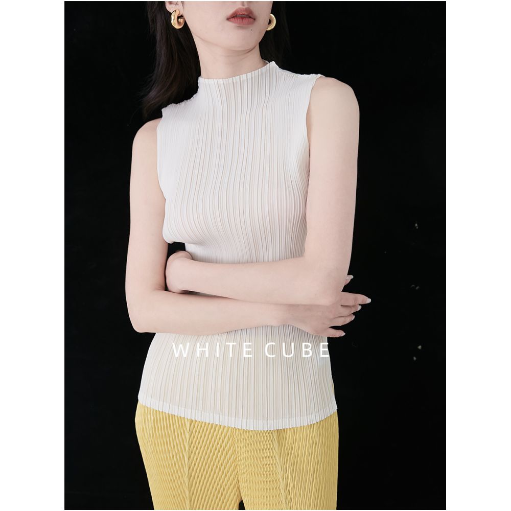 Whitecube2025 semi high neck slim fit sleeveless pleated top for women loose and simple white commuter vest image 4