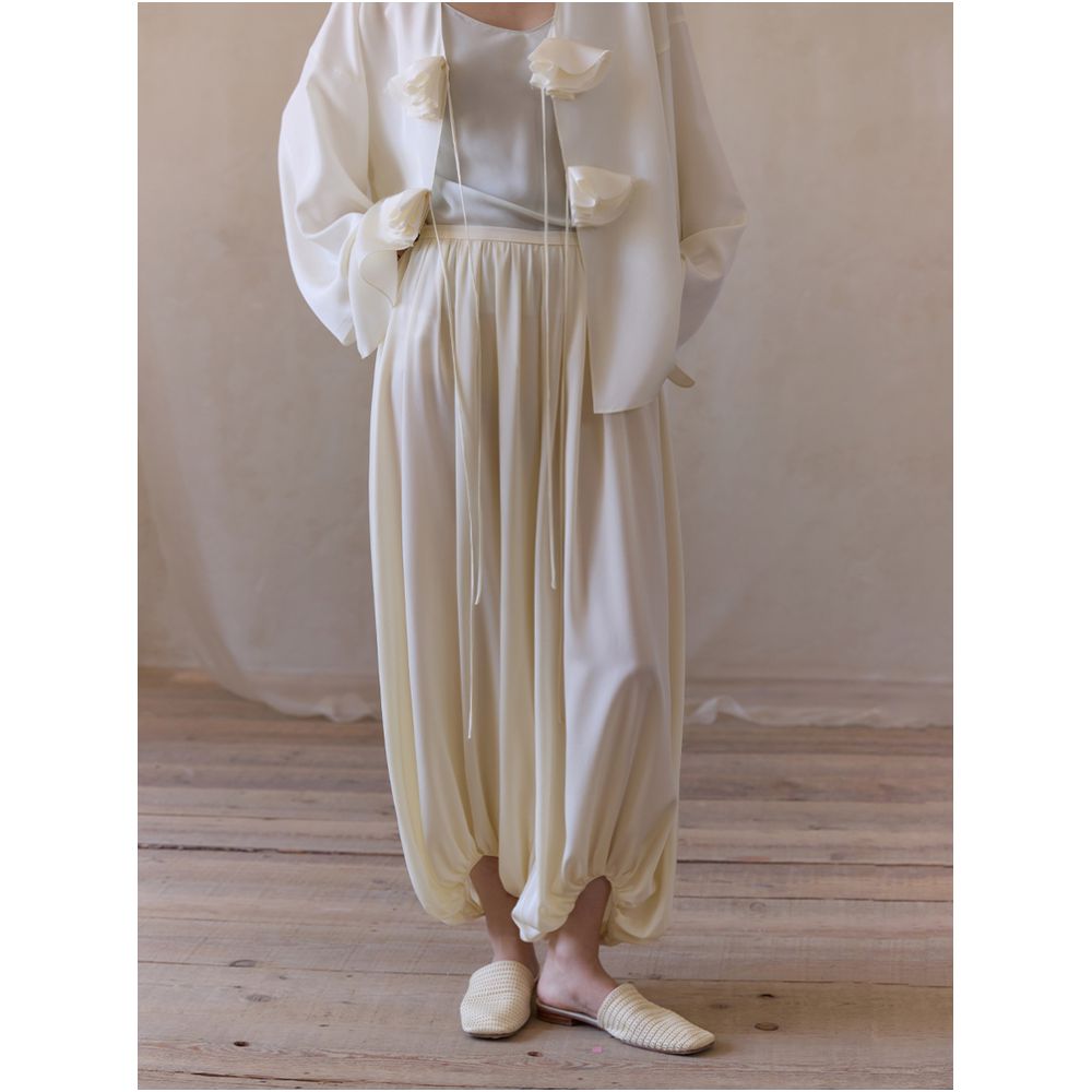 The cool feeling of flowing clouds and water in communal memory Mulberry silk with a drooping sensation loose cuffs and wrinkled lantern pants image 2