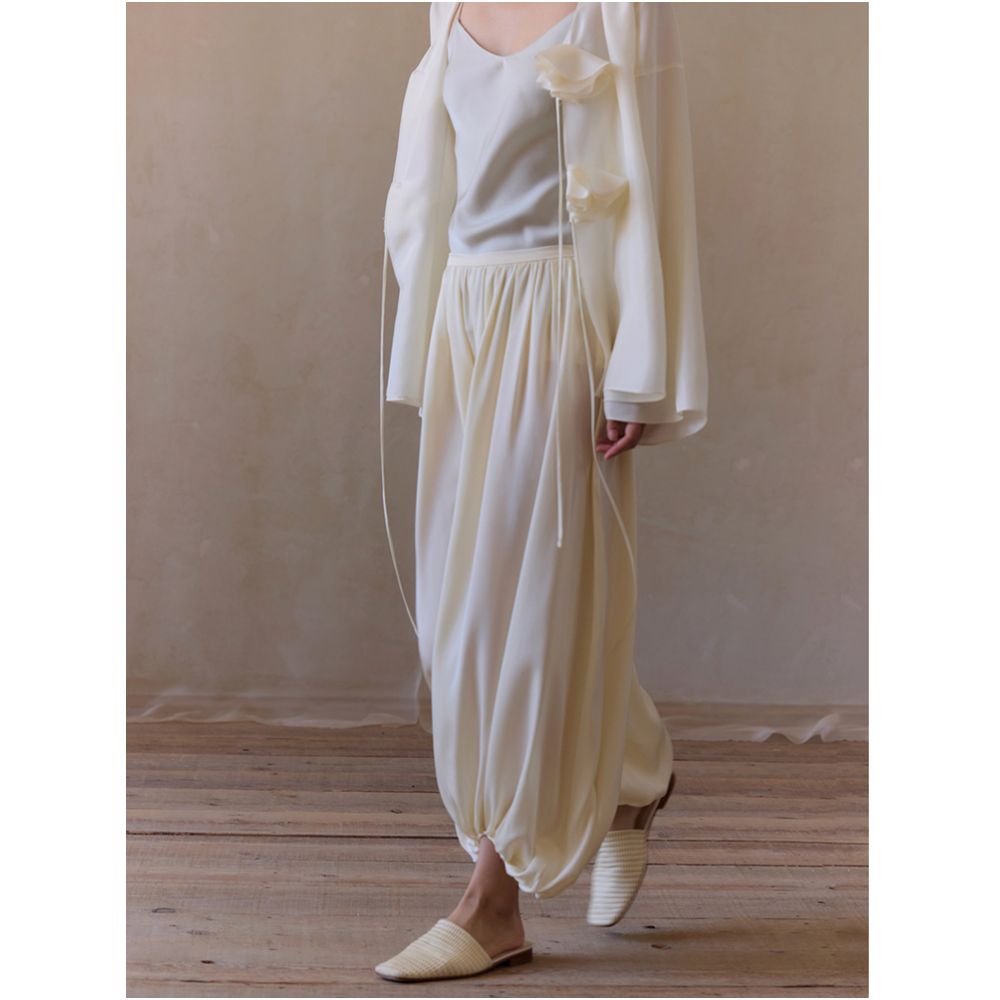 The cool feeling of flowing clouds and water in communal memory Mulberry silk with a drooping sensation loose cuffs and wrinkled lantern pants image 3