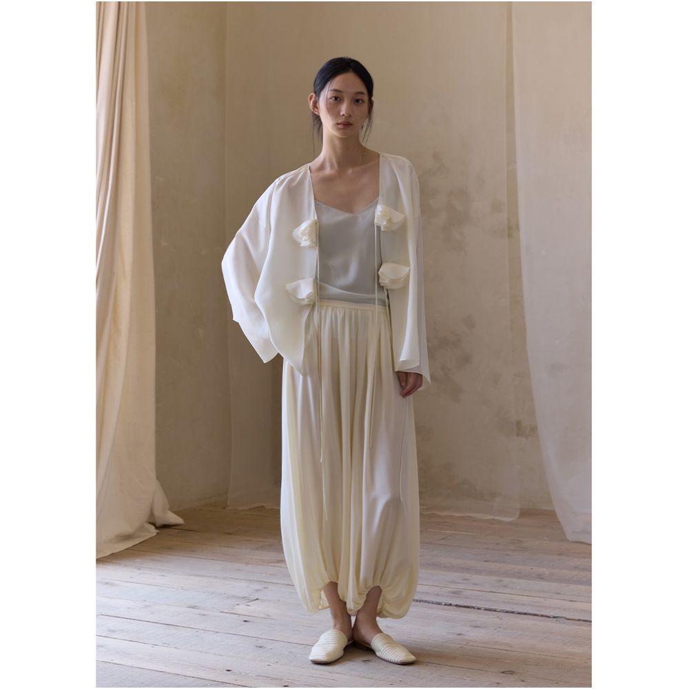 The cool feeling of flowing clouds and water in communal memory Mulberry silk with a drooping sensation loose cuffs and wrinkled lantern pants image 4