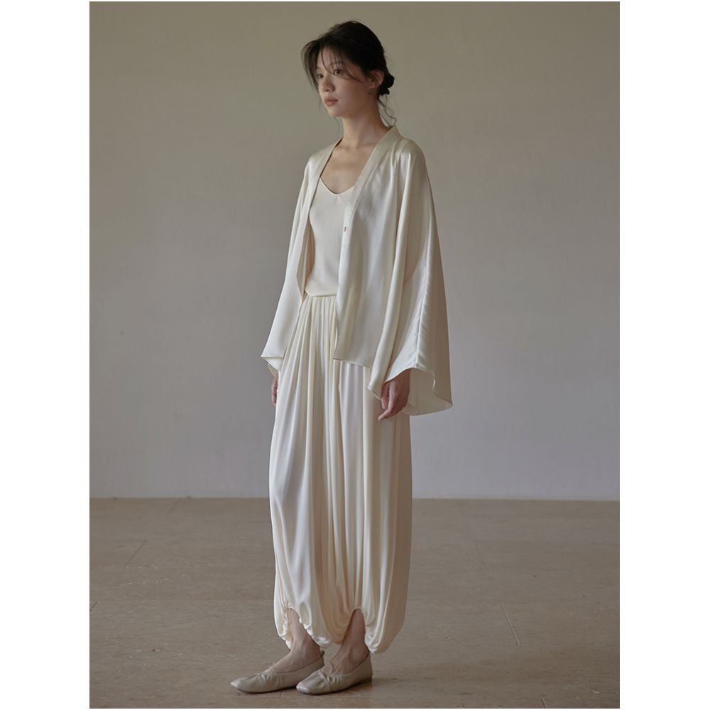 The cool feeling of flowing clouds and water in communal memory Mulberry silk with a drooping sensation loose cuffs and wrinkled lantern pants image 5