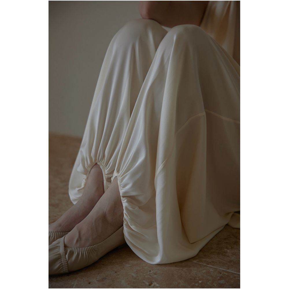 The cool feeling of flowing clouds and water in communal memory Mulberry silk with a drooping sensation loose cuffs and wrinkled lantern pants image 0