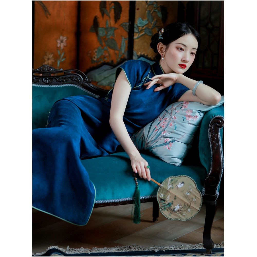 A touch of indigo One city style fluff Silk perforated Luo Xiangyun yarn retro Republican style short sleeved cheongsam for women image 1