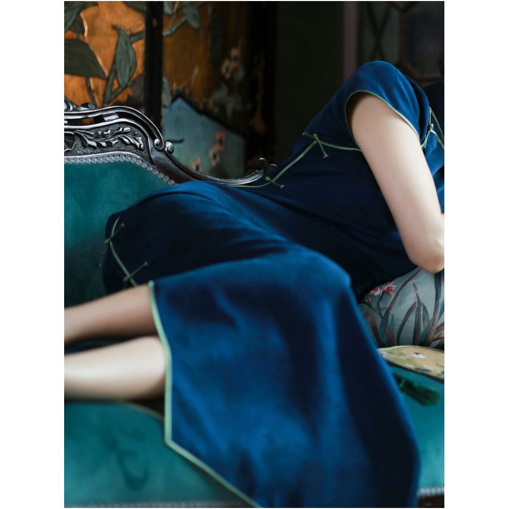 A touch of indigo One city style fluff Silk perforated Luo Xiangyun yarn retro Republican style short sleeved cheongsam for women image 5