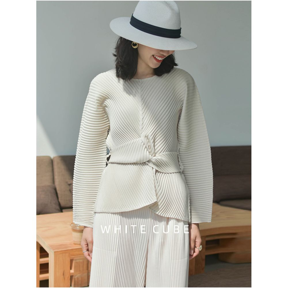 Whitecube2024 Spring Miyake style pleated round neck tied waist shirt loose hanging shirt top for women image 4