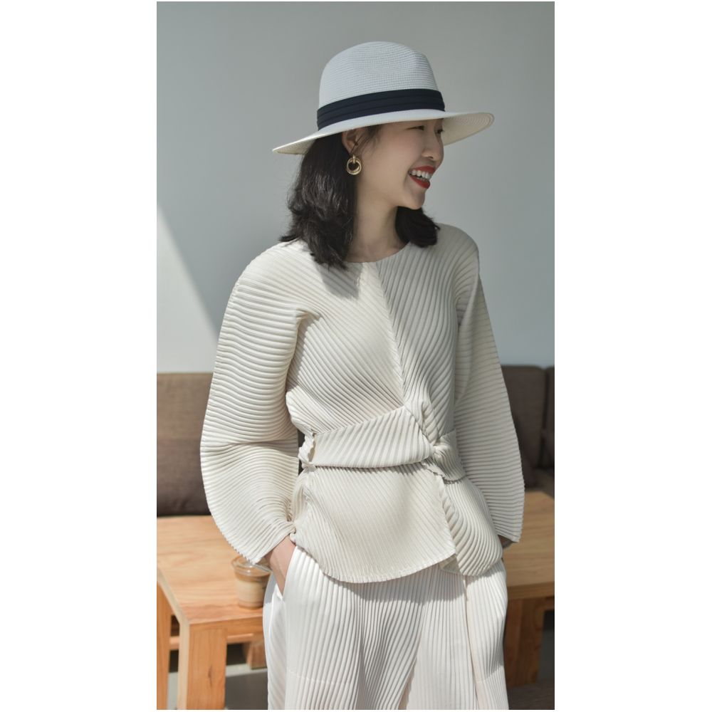 Whitecube2024 Spring Miyake style pleated round neck tied waist shirt loose hanging shirt top for women image 12