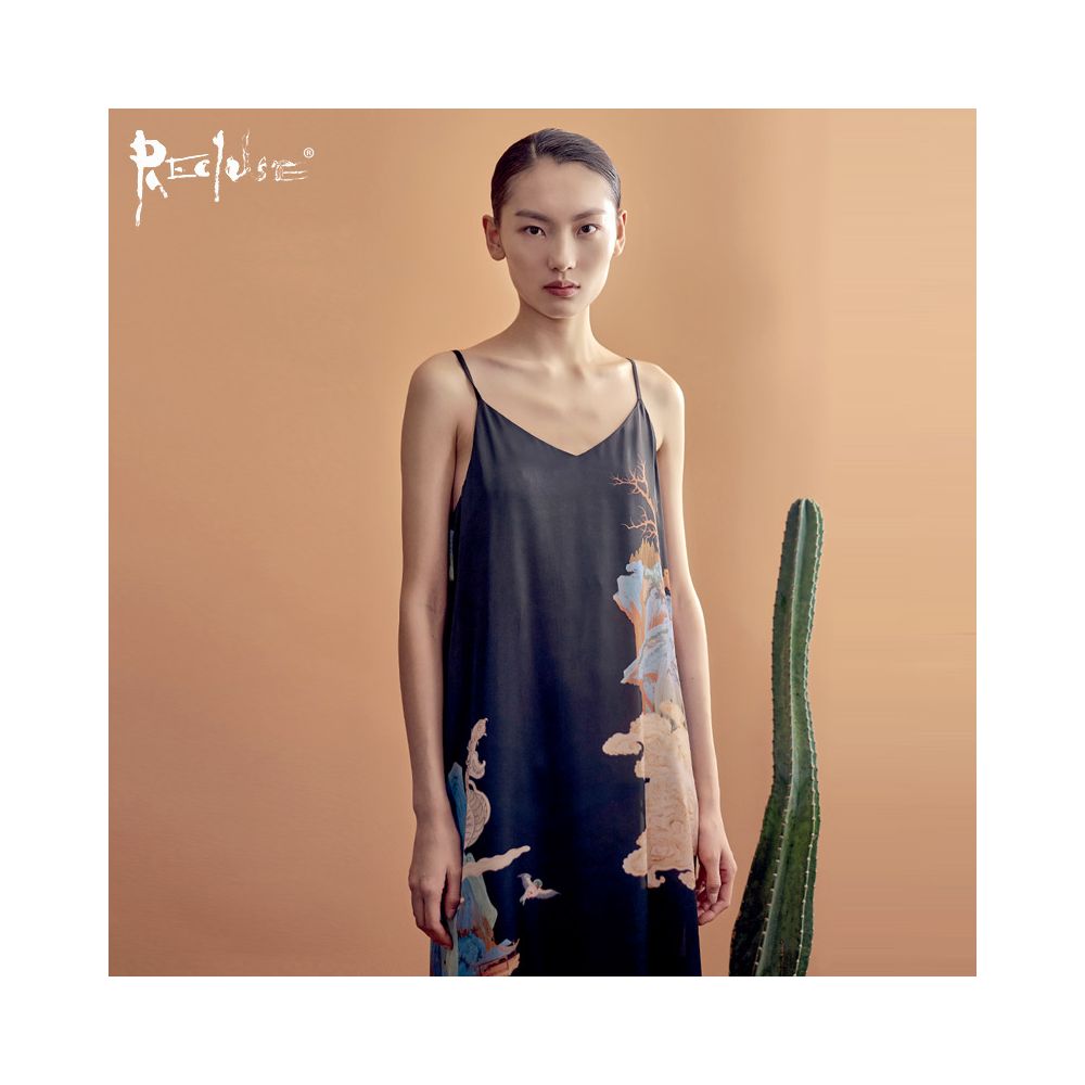 RECLUSE Yunshan Chinese style green mountain and water dress with retro print design V neck suspender mid length skirt image 21