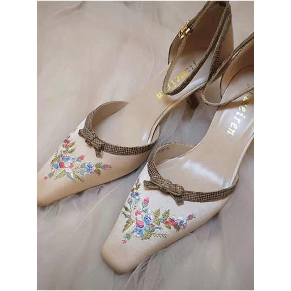 Queen Vintage Embroidered Chinese Style Series Lotus Purple Silk Embroidered Retro Square Head Low Heel Cheongsam Sandals image 2