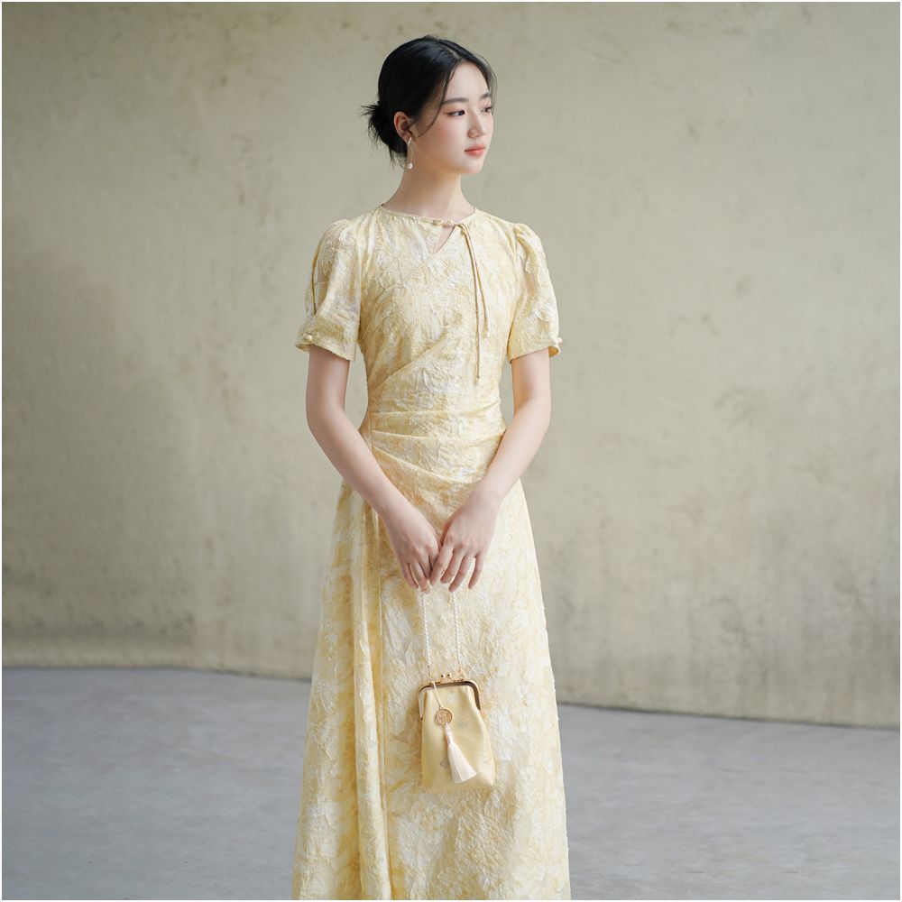 New Chinese style dress for women in the summer of 2025 with a sense of luxury featuring cut flowers waist cinching elegant and improved cheongsam image 4