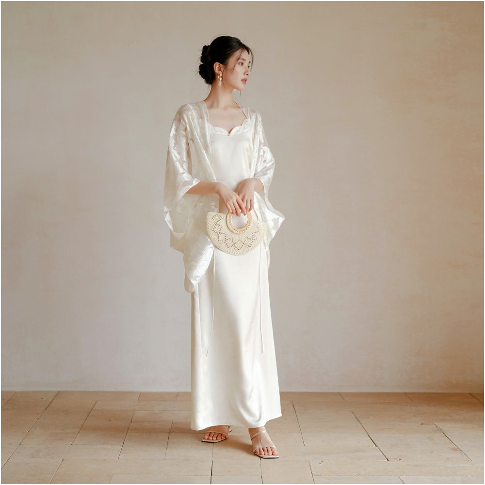 New Chinese style top with a relaxed summer and autumn vibe featuring a relaxed Chinese style high end floral cut cardigan and batwing sleeves image 3
