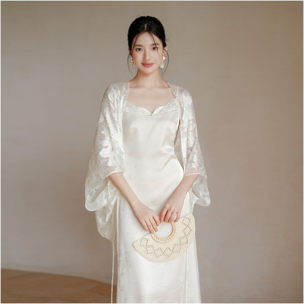 New Chinese style top with a relaxed summer and autumn vibe featuring a relaxed Chinese style high end floral cut cardigan and batwing sleeves image 4