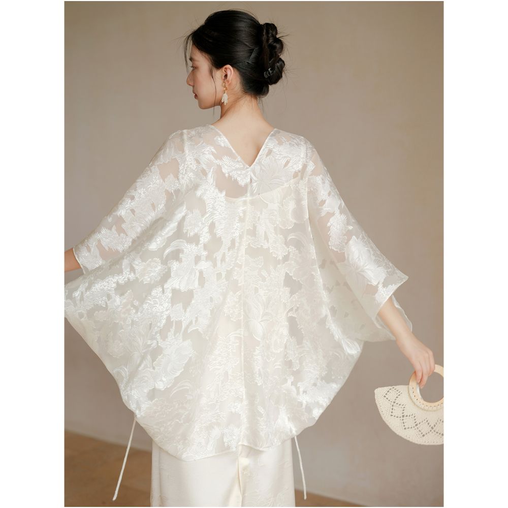 New Chinese style top with a relaxed summer and autumn vibe featuring a relaxed Chinese style high end floral cut cardigan and batwing sleeves image 5