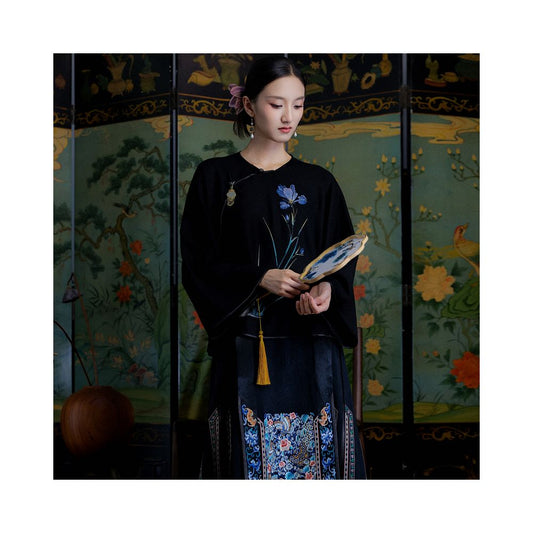 ASAYA4922 – Midnight Iris Embroidered Wool Top 🌙💙