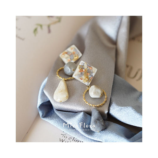 ASAYA4972 – Frost Petal Asymmetry Earrings 🤍✨