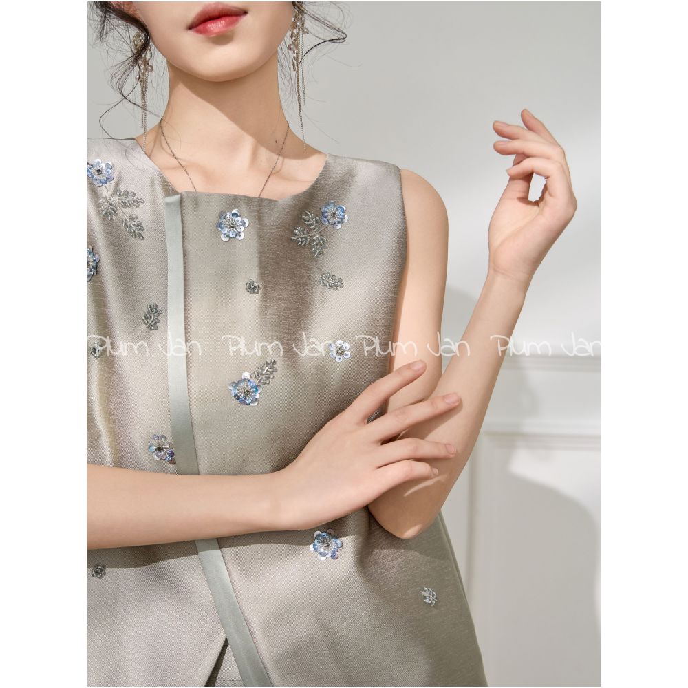 Plum Jan 2025 unique and beautiful summer small suit sleeveless beaded light luxury top straight slim skirt image 1