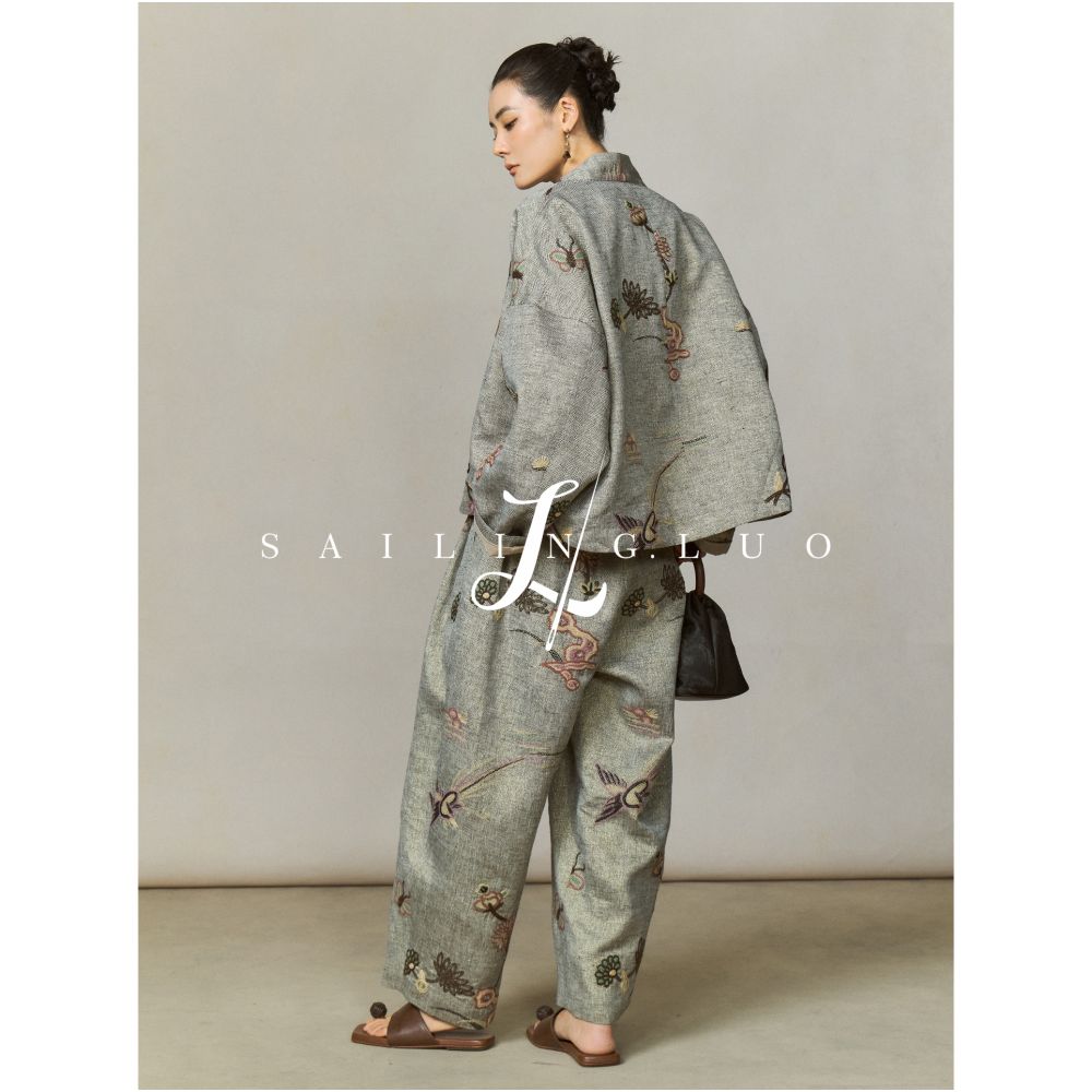 SailingLUO 25 Autumn Collection New Linen Heavy Industry Embroidered Short Coat Chinese Style Nine Fen Banana Pants Set image 3