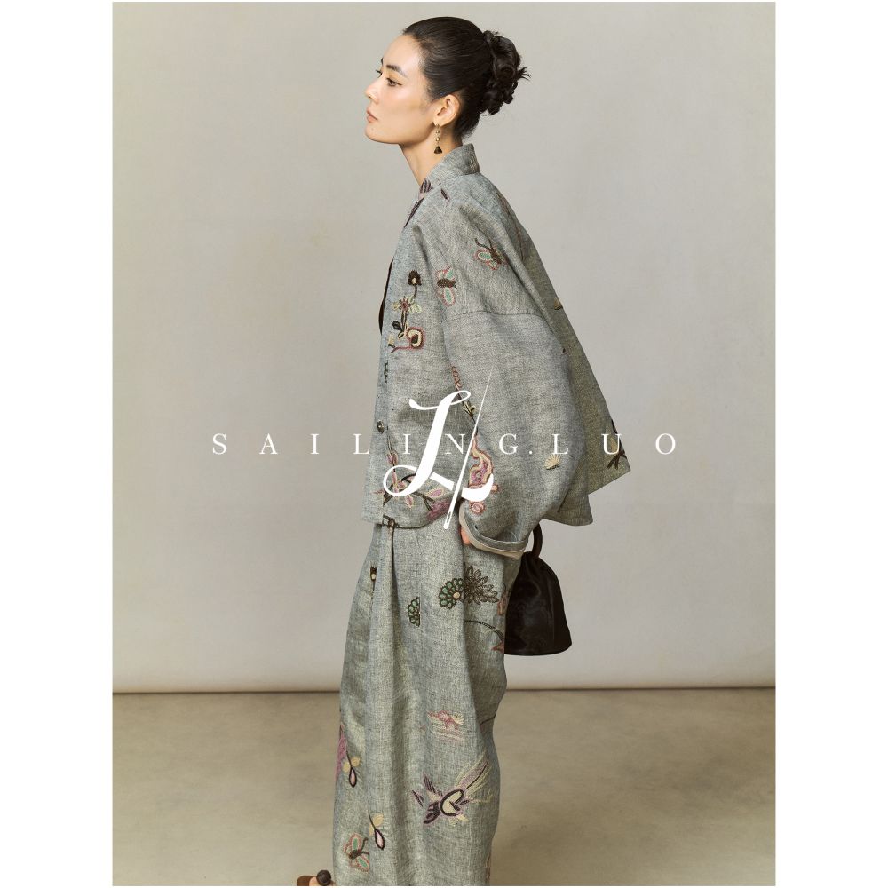 SailingLUO 25 Autumn Collection New Linen Heavy Industry Embroidered Short Coat Chinese Style Nine Fen Banana Pants Set image 4