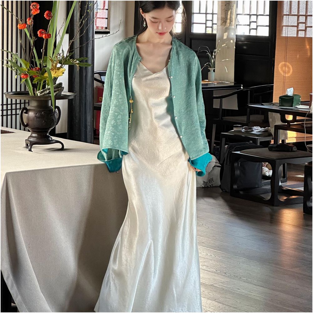 Ti Ti Ti Bi Xiao Quan Zhen New Chinese style design sense national style double sided two color flower vine jacket silk long sleeved top image 4