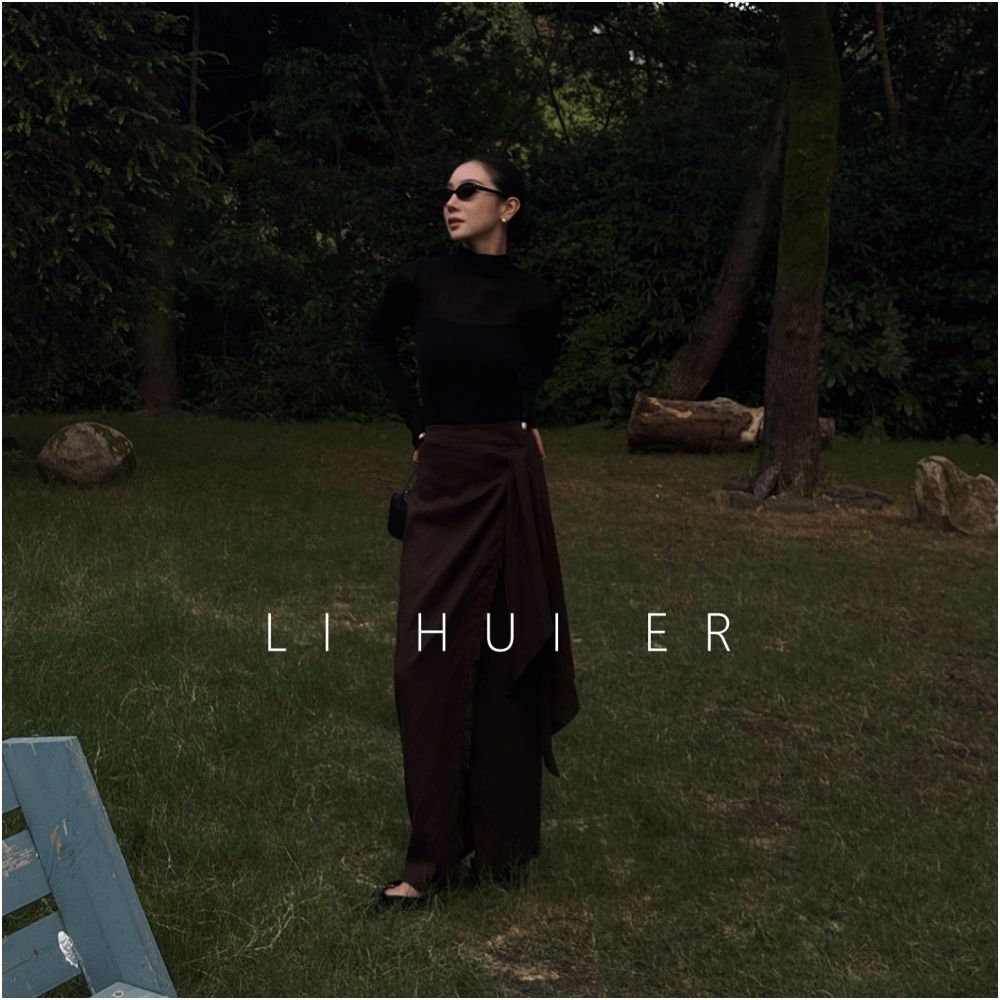 LiHuiEr LiHuiEr Lofoten s Night Light Person High Knowledge Old Money Wind Style Wearing Black Knitted Shirt Women s Top image 2