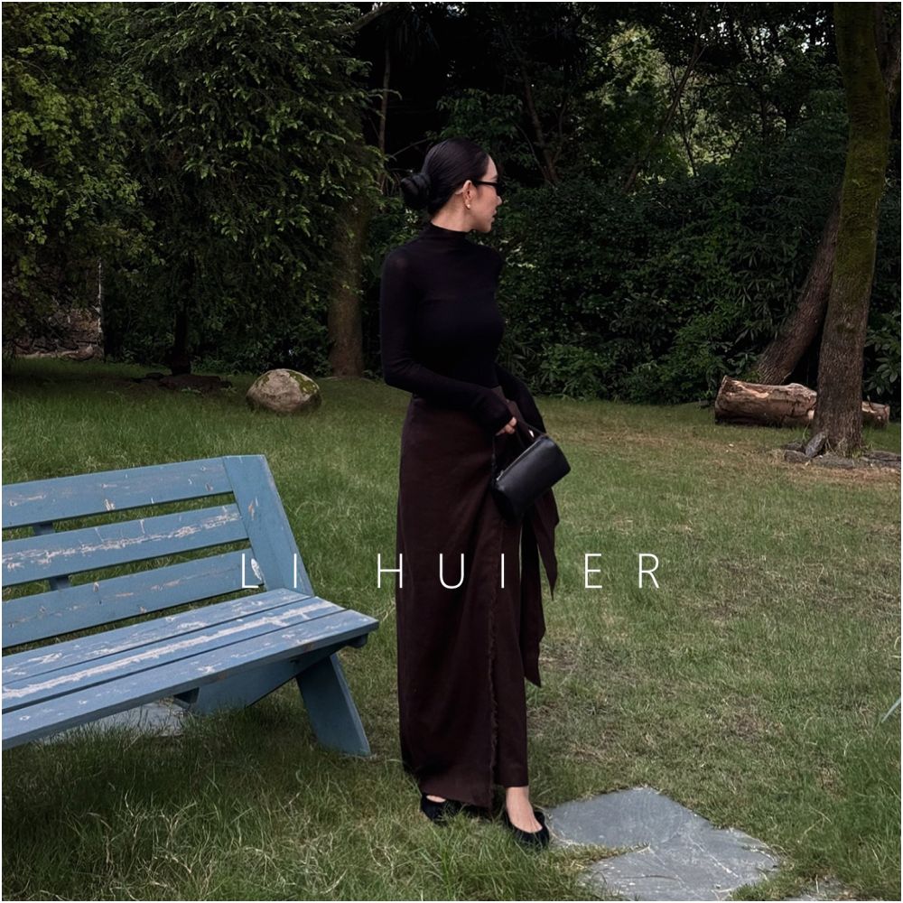 LiHuiEr LiHuiEr Lofoten s Night Light Person High Knowledge Old Money Wind Style Wearing Black Knitted Shirt Women s Top image 3