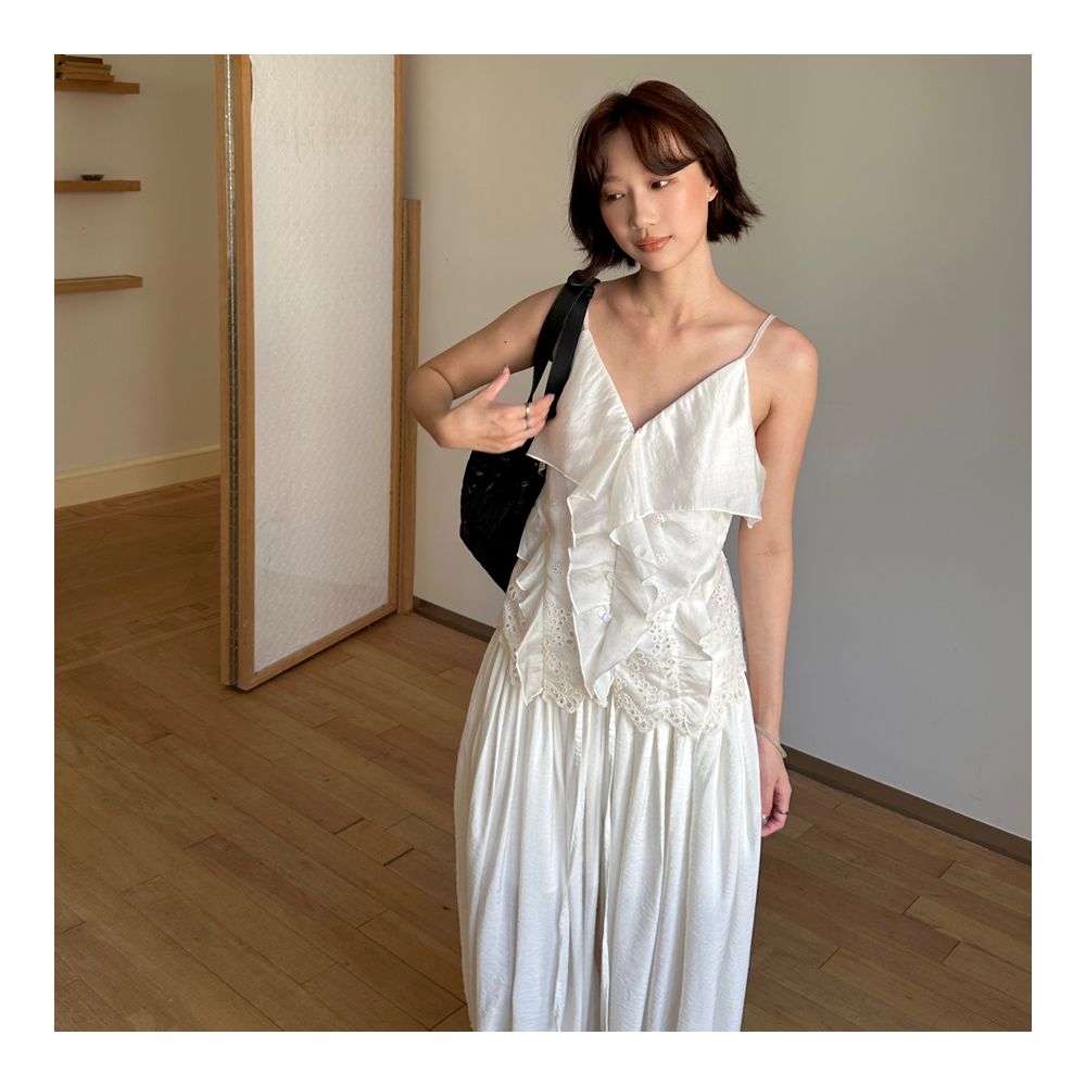 Fifth French design sense heavy embroidery camisole women s summer 2025 new style FFU ruffled V neck Tencel top image 3