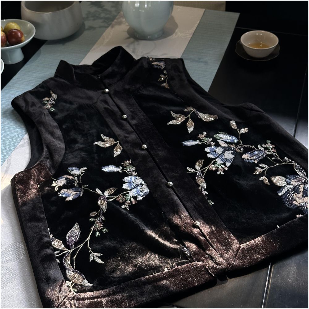 Ti Ti Xin Yi Black Magnolia Velvet Embroidered Vest New Chinese National Style Retro Cheongsam Vest Winter image 1