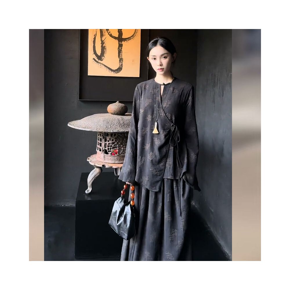 New Chinese Style Women s Suit Set 2025 Autumn New Style Retro Jacquard Shirt Top and High Waisted Skirt Two Piece Set image 0