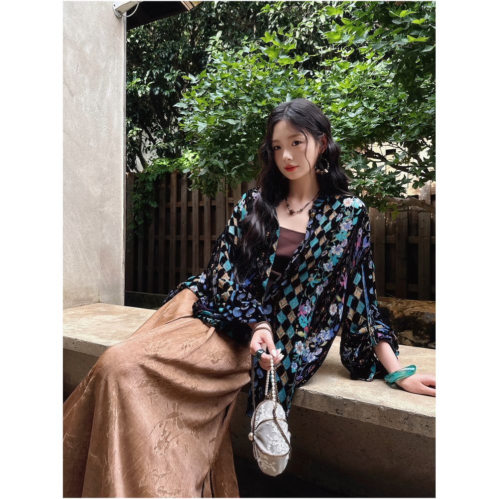 Yang Mi Mid Autumn Festival Same Style Three Lucky Black Flower Window Shadow New Chinese National Velvet Rotten Flower Shirt Women s Coat image 20