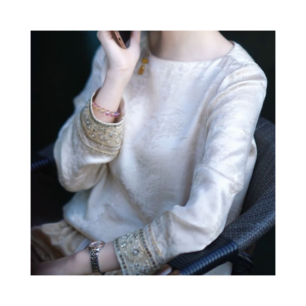 New Chinese style improved cheongsam embroidered long sleeved top for spring 2025 image 2