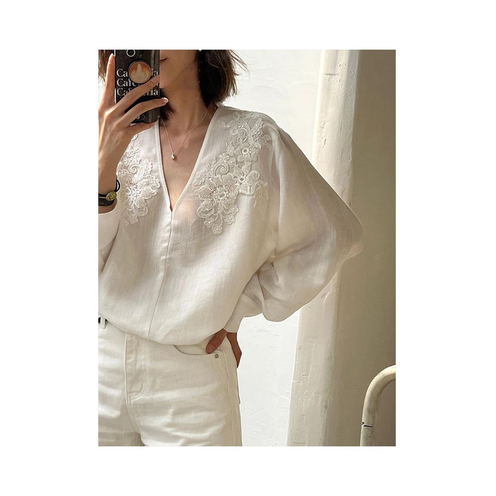 ASAYA5138 – Côte d’Azur Embroidered Linen Blouse 🤍🌿