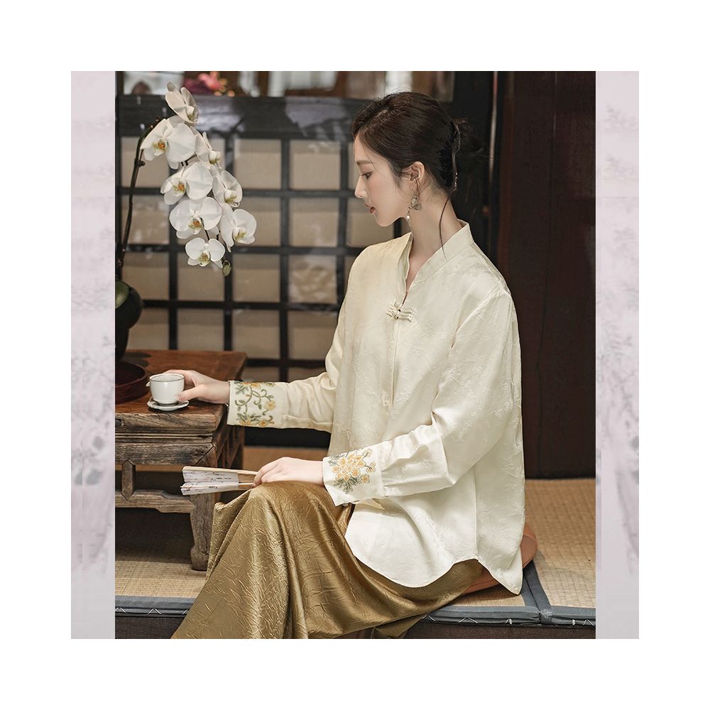 Lu Wen s new Chinese style Chinese style shirt for women in autumn 2025 with a high end feel and a plate buckle jacquard embroidery top for women image 2