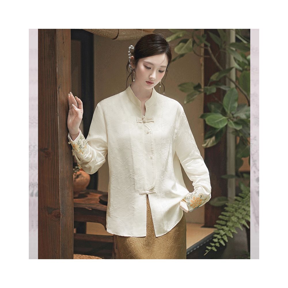 Lu Wen s new Chinese style Chinese style shirt for women in autumn 2025 with a high end feel and a plate buckle jacquard embroidery top for women image 3