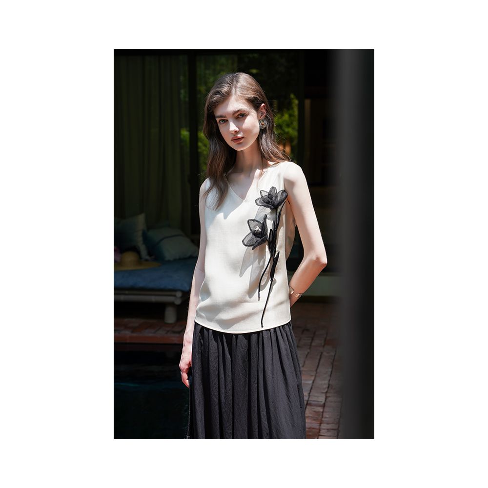 miorastudio French retro tulip 3D floral minimalist top versatile and elegant V neck blouse image 1