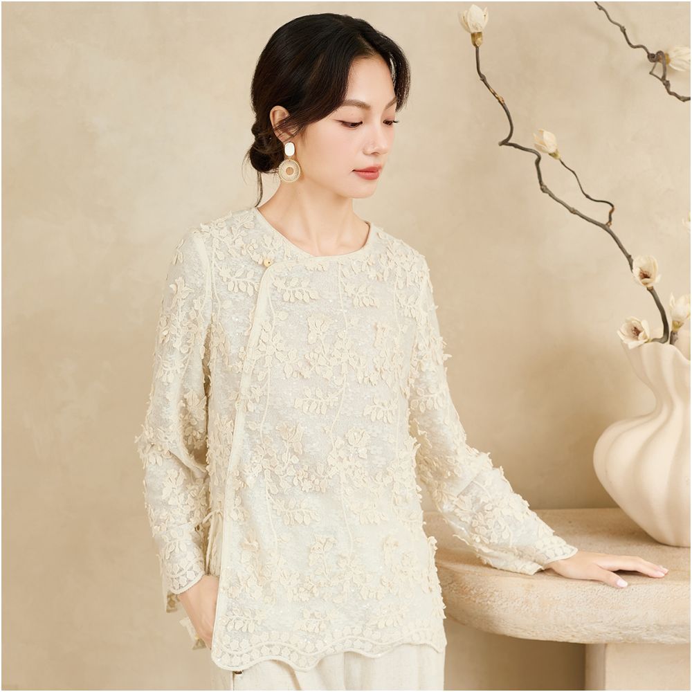 QS Straw Xi 2025 Autumn New Style Retro Light Chinese Style Lace up Shirt with Advanced Sense Scissors Lace Long Sleeve Top Trendy image 2