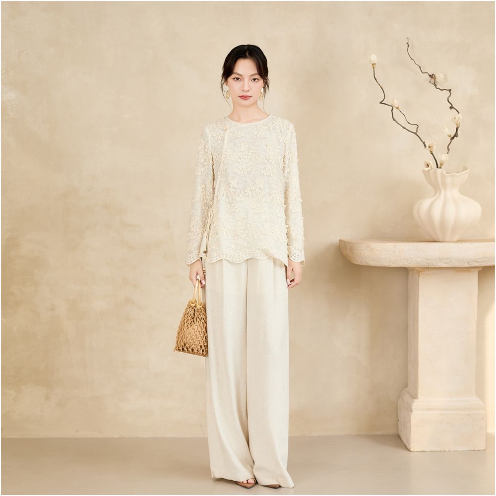 QS Straw Xi 2025 Autumn New Style Retro Light Chinese Style Lace up Shirt with Advanced Sense Scissors Lace Long Sleeve Top Trendy image 4