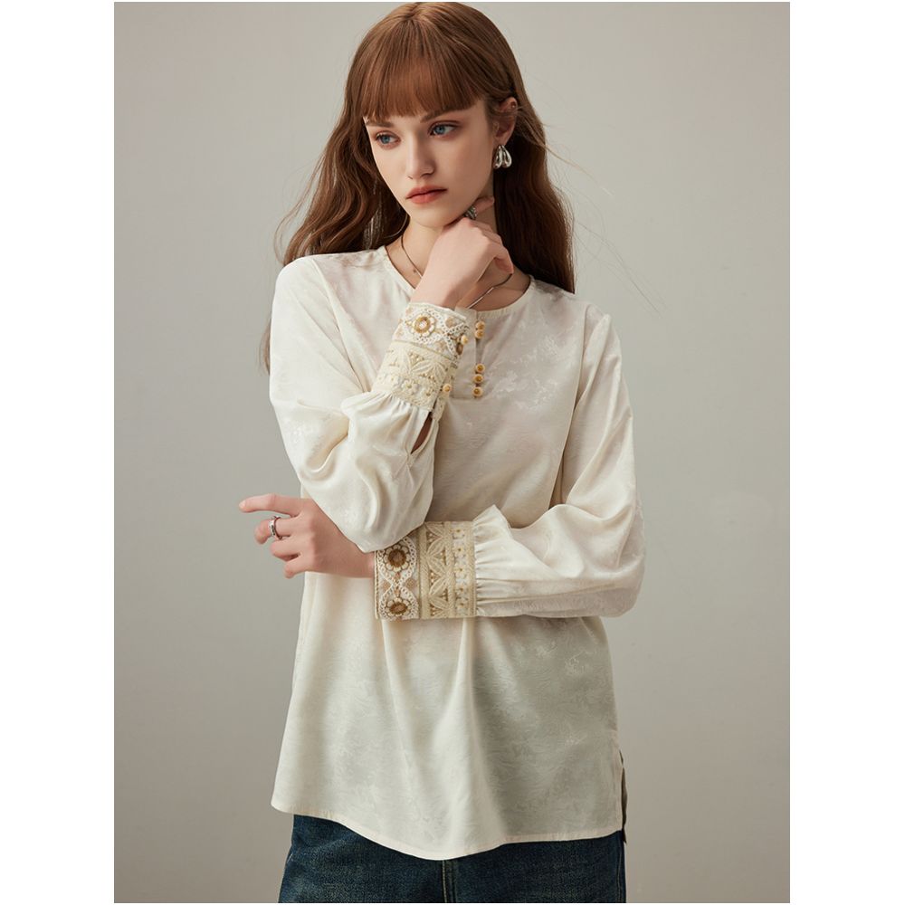 DFVC new Chinese style long sleeved shirt for women in autumn 2025 embroidered cuffs jacquard shirt as the base layer image 2